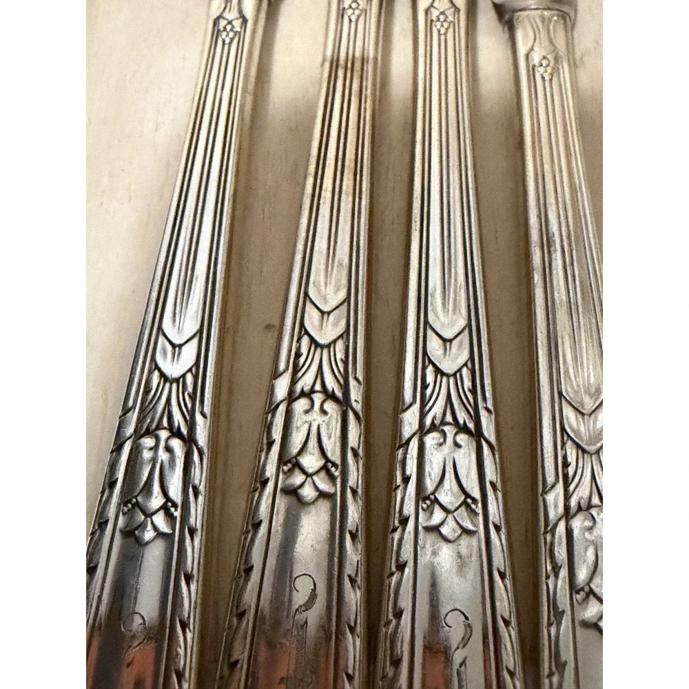 vintage Knifes 4 silverplated flatware handles